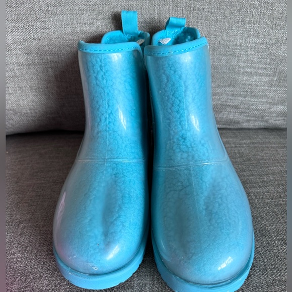 2 pairs rain boots - Picture 7 of 8
